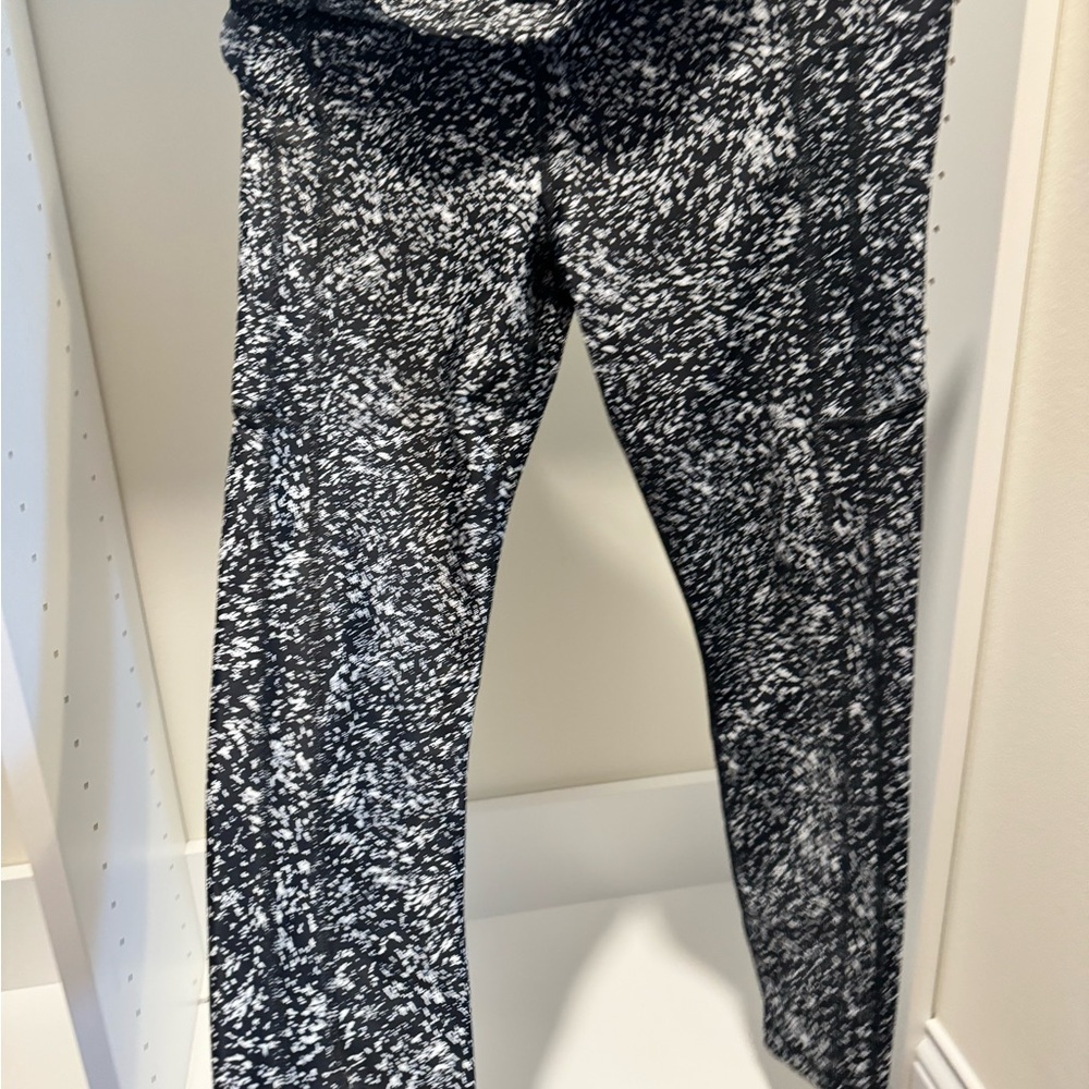 Athleta Black and White Patterned Leggings